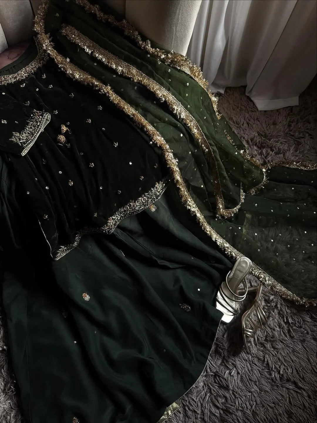 DARK-GREEN