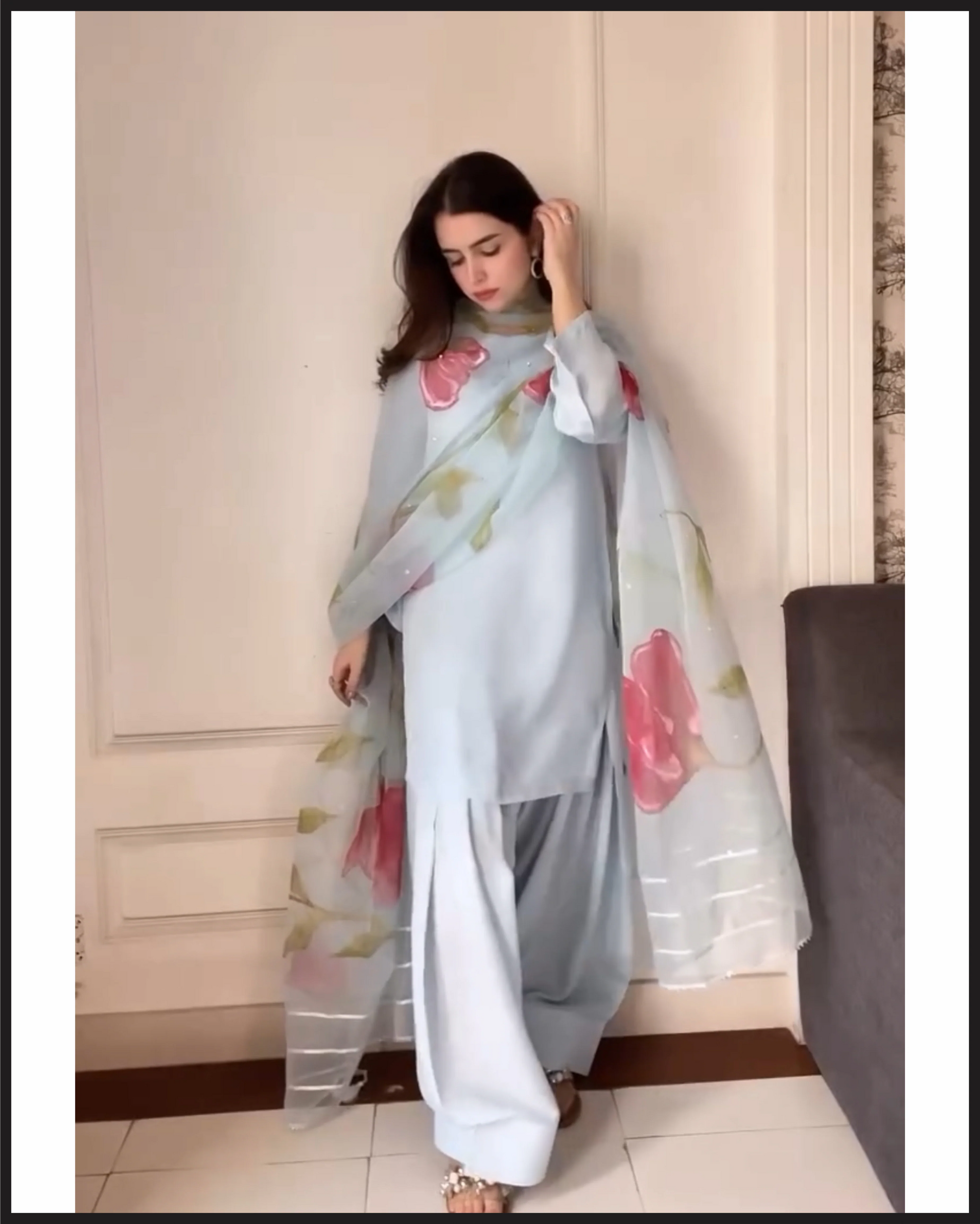 DRESS CODE : EVARA