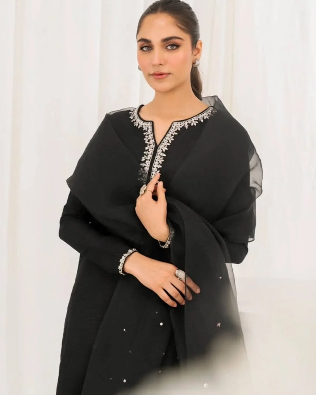 DRESS CODE : NURAH