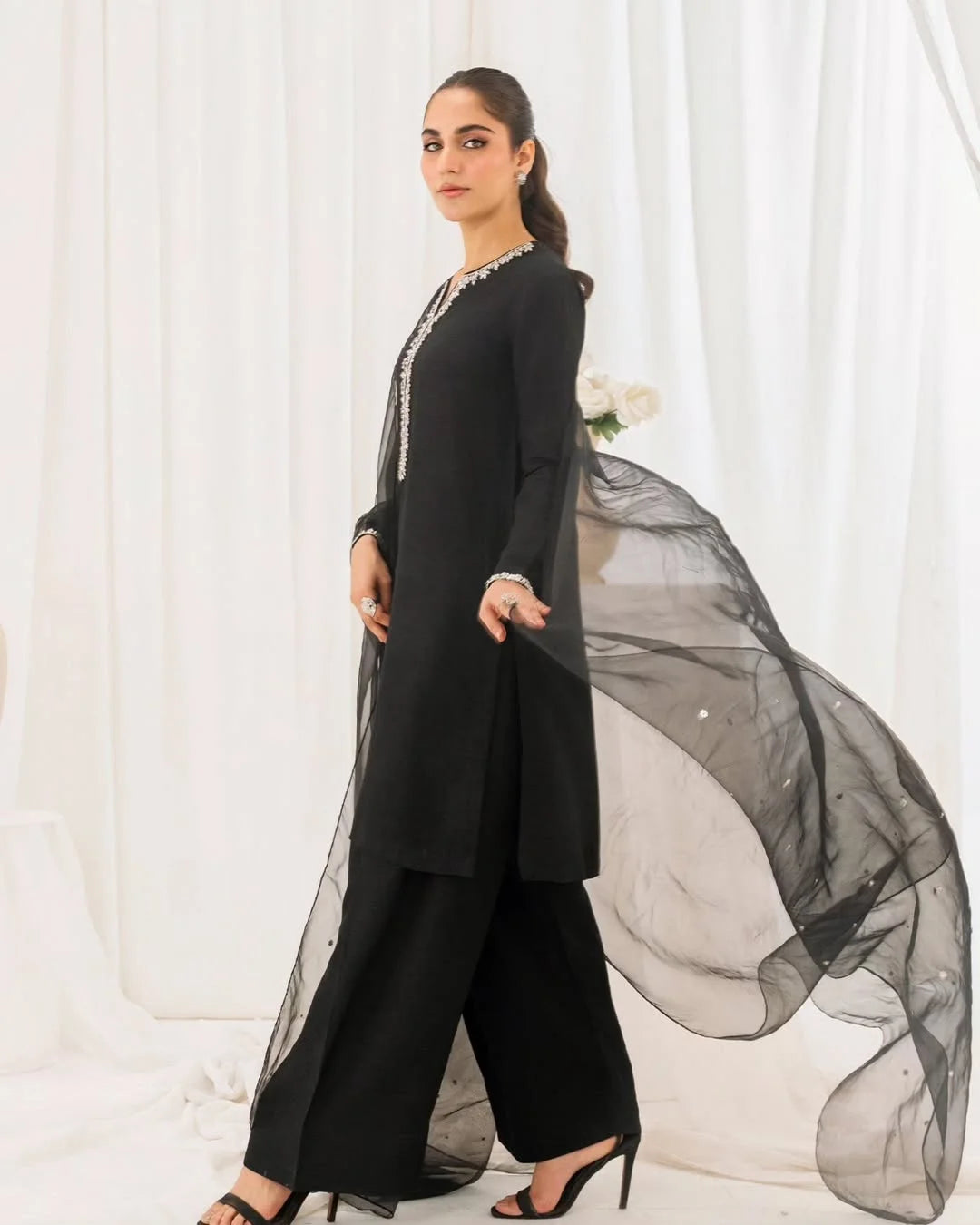 DRESS CODE : NURAH