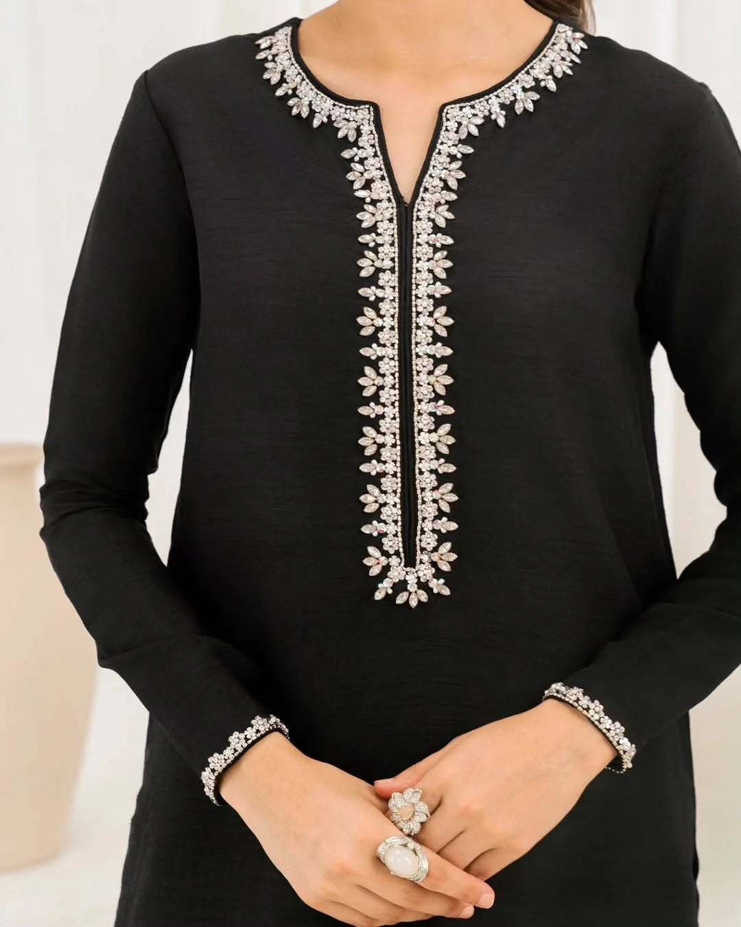 DRESS CODE : NURAH